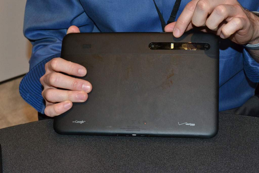 Motorola Xoom - камера + кнопка включения