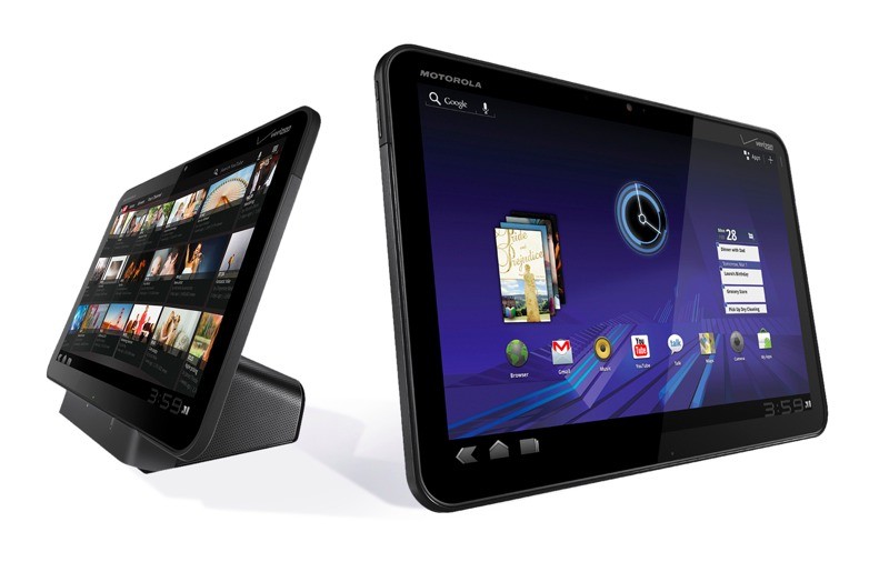 Motorola Xoom на подставке
