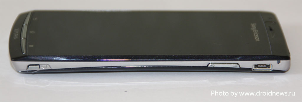 Sony Ericsson Xperia Arc - кнопка камеры, качельки громкости, micro-usb
