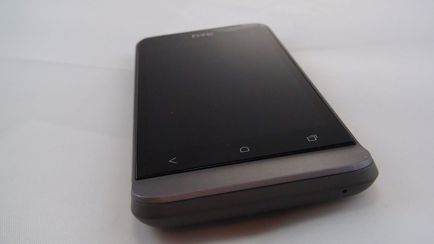 HTC One V