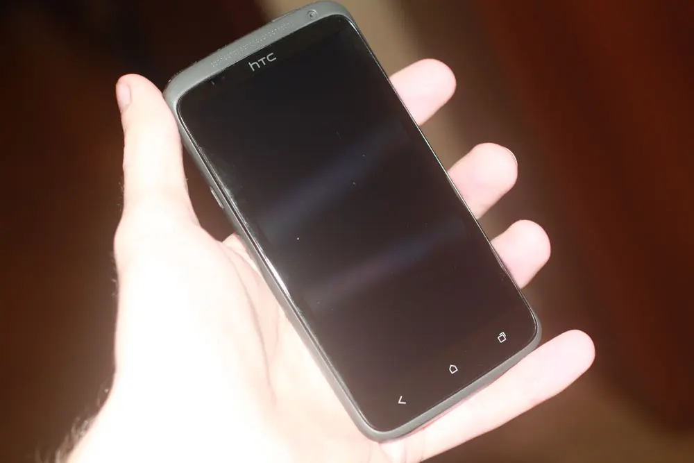 Вот какое у HTC One X стекло Вот какое у HTC One X стекло