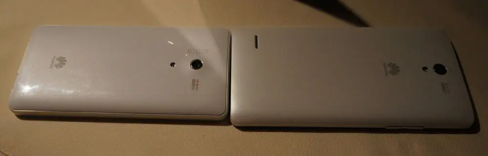 Слева Honor 3, справа Ascend G700